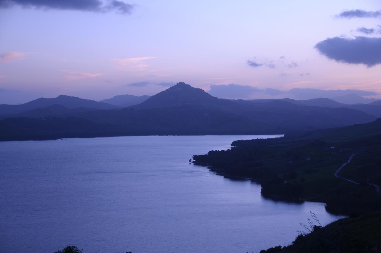 Oasi Del Lago Regalbuto Екстер'єр фото