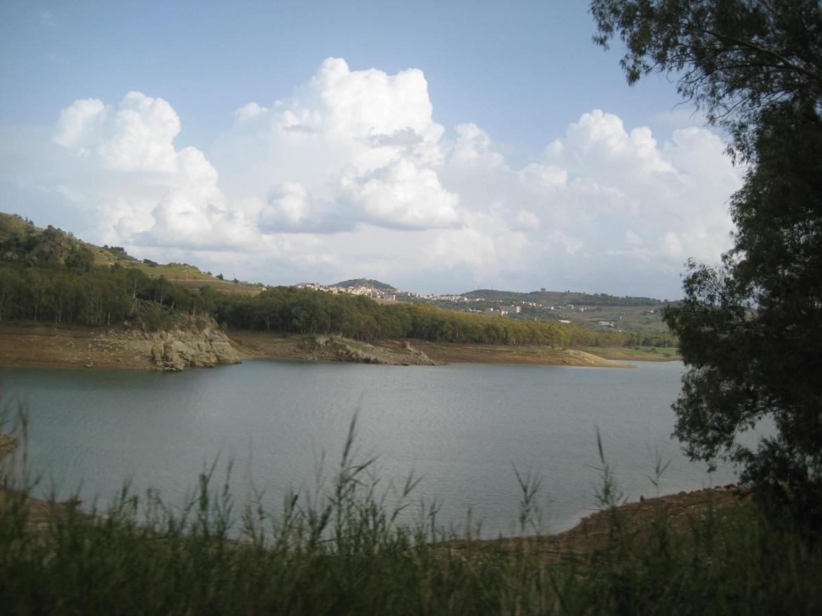 Oasi Del Lago Regalbuto Екстер'єр фото