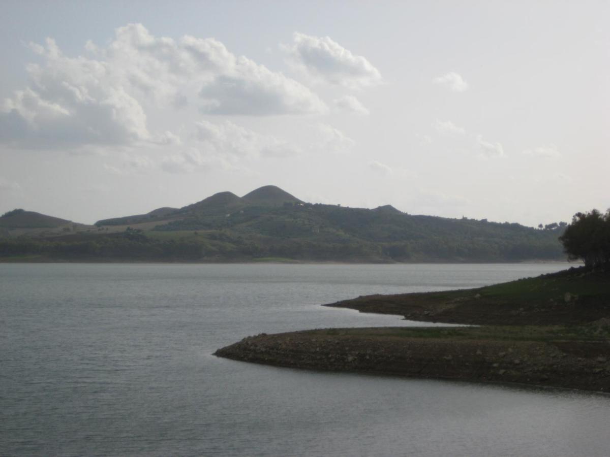 Oasi Del Lago Regalbuto Екстер'єр фото