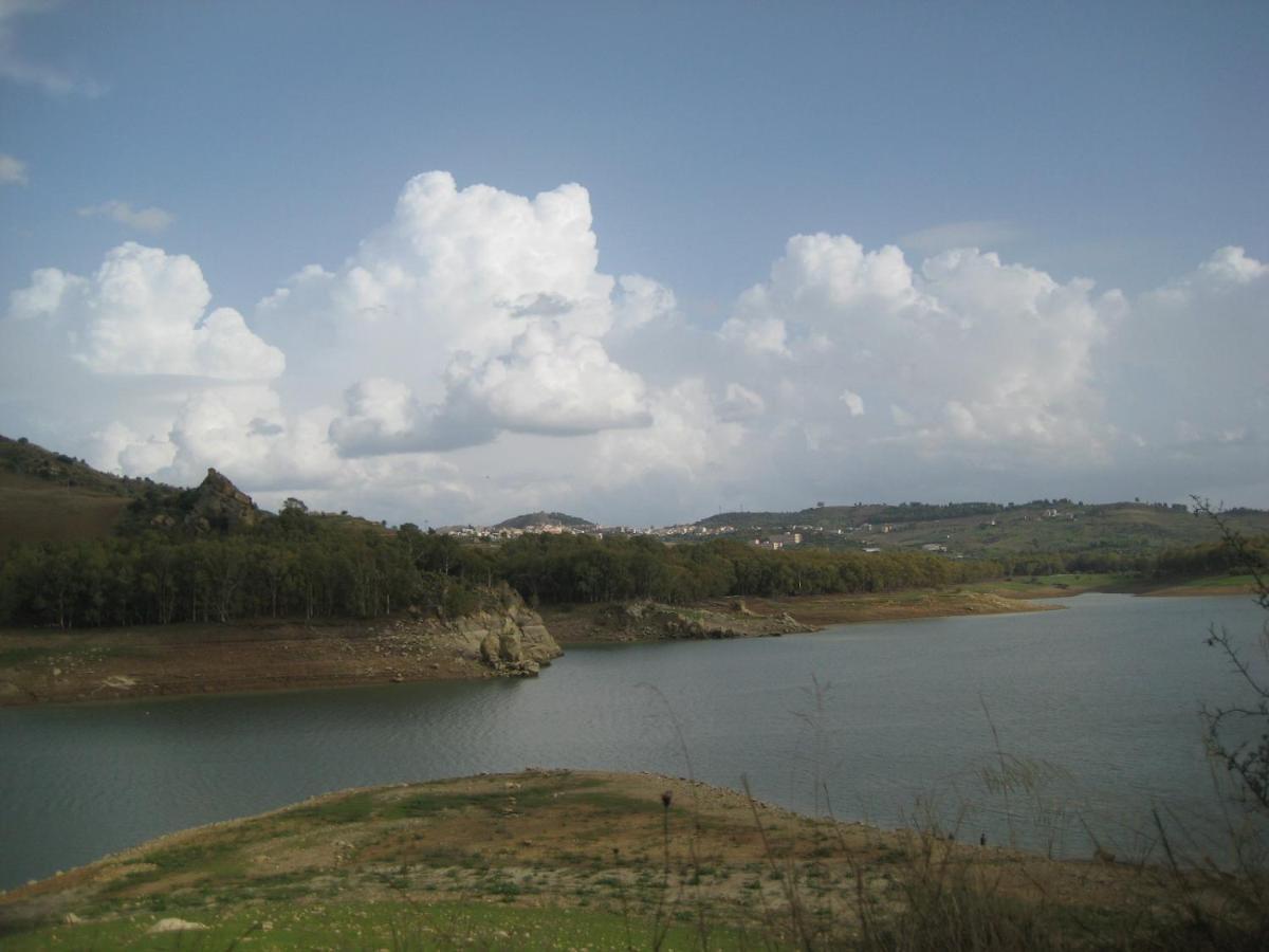 Oasi Del Lago Regalbuto Екстер'єр фото